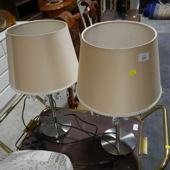 2 table lamps