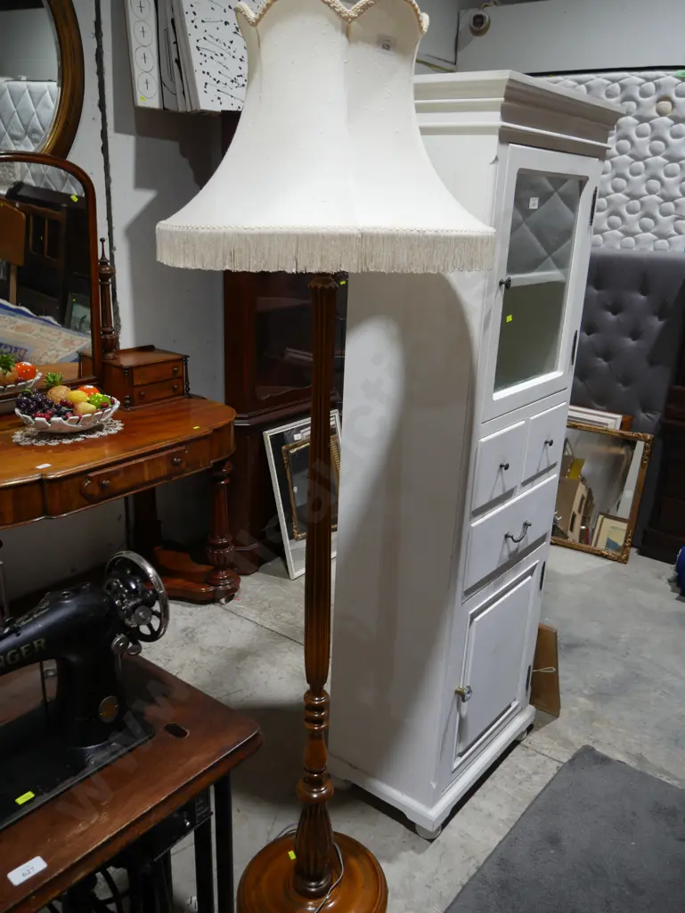 Standard lamp Image 1++