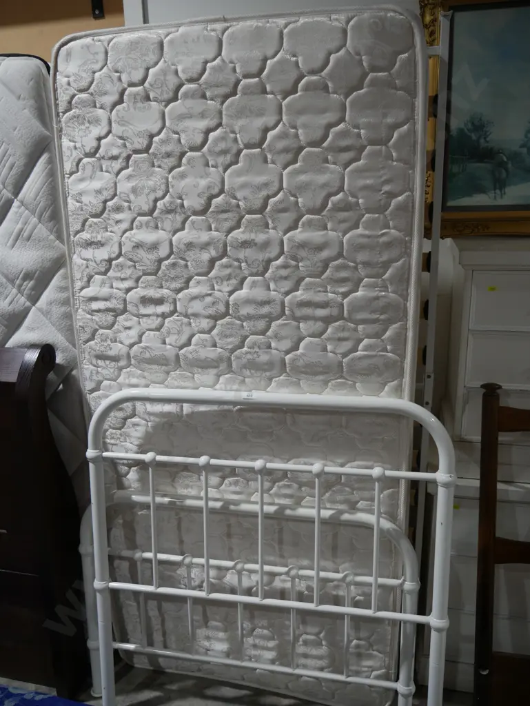 Single bed Image 1++