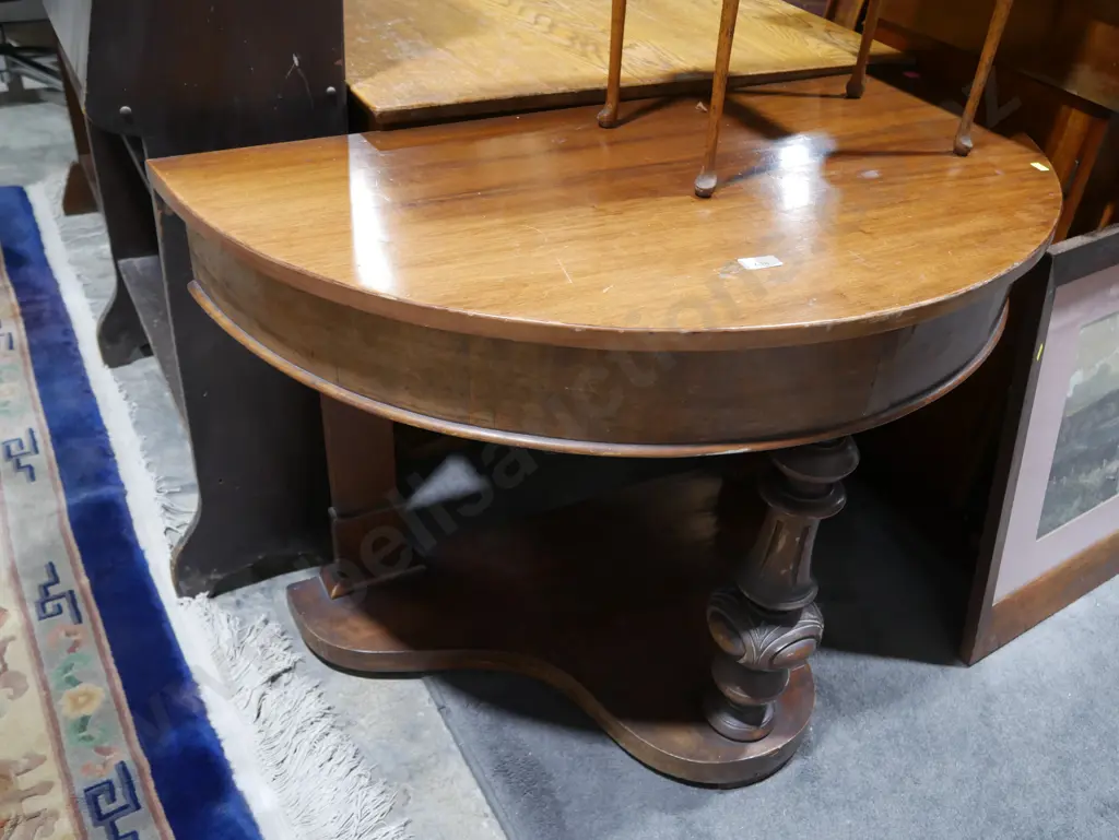Hallway table Image 1++