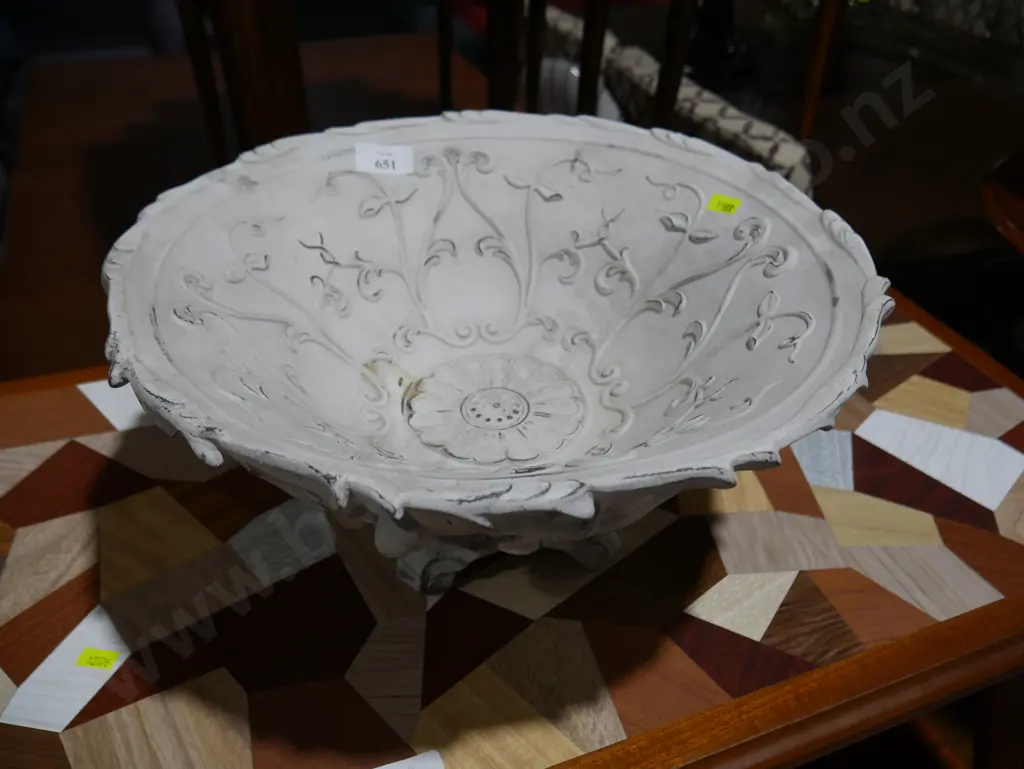 Ornate white decorative bowl Image 1++