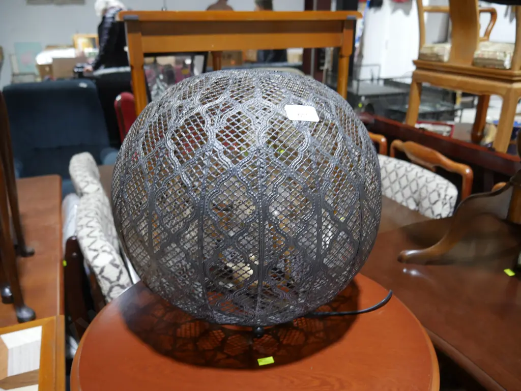 Modern table lamp Image 1++
