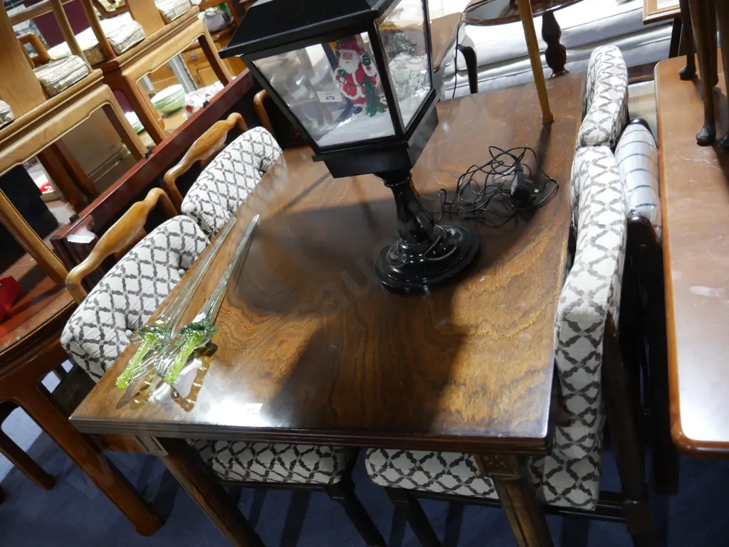Dining table and four chairs Image 1++