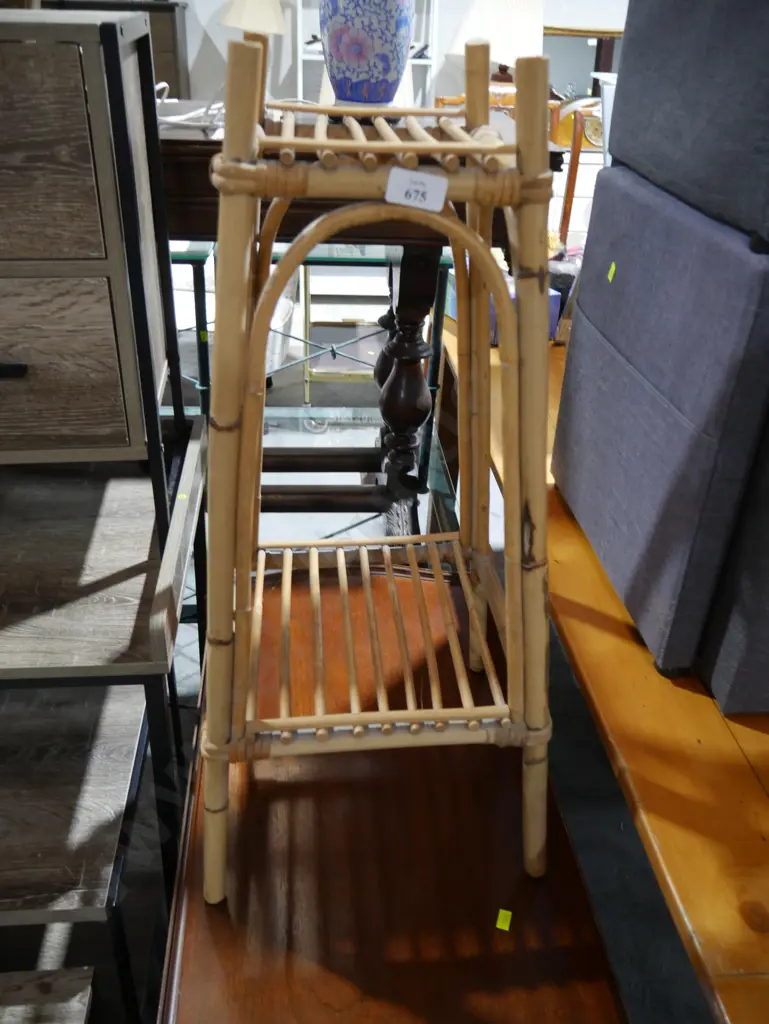 Cane plant table Image 1++