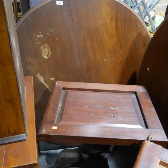 Victorian loo table