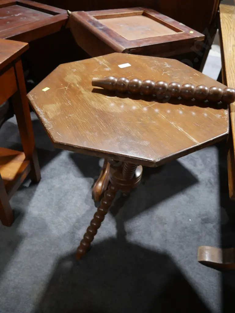 Occasional table Image 1++