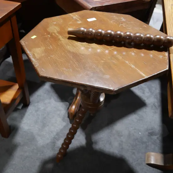 Occasional table