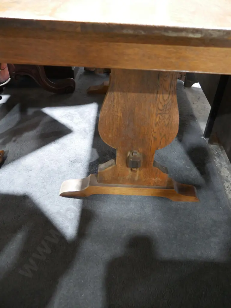 Dining table Image 1++
