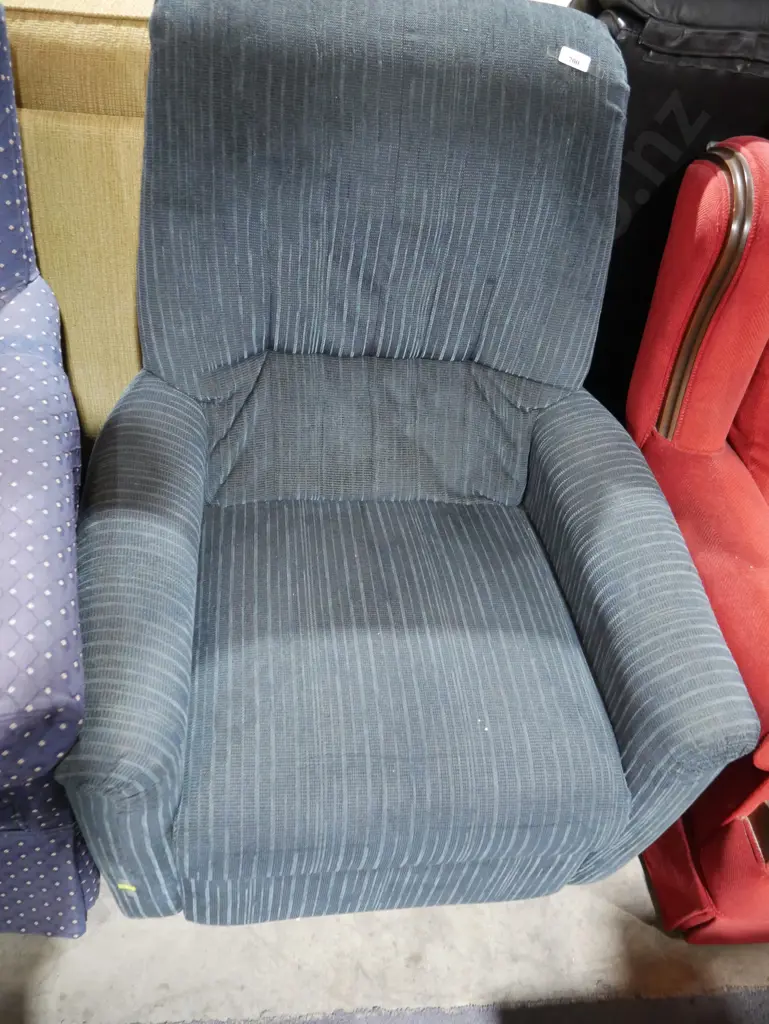 Lounge chair recliner Image 1++