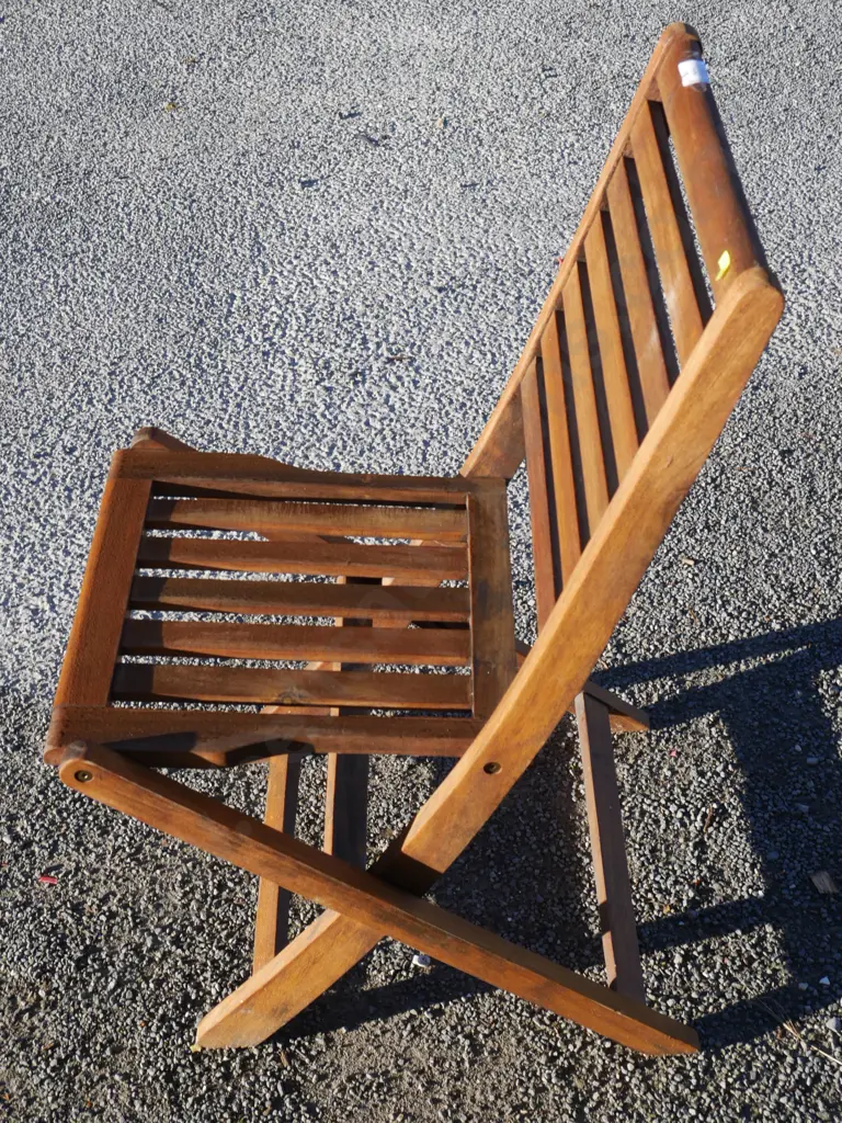 Folding wooden chair Image 1++