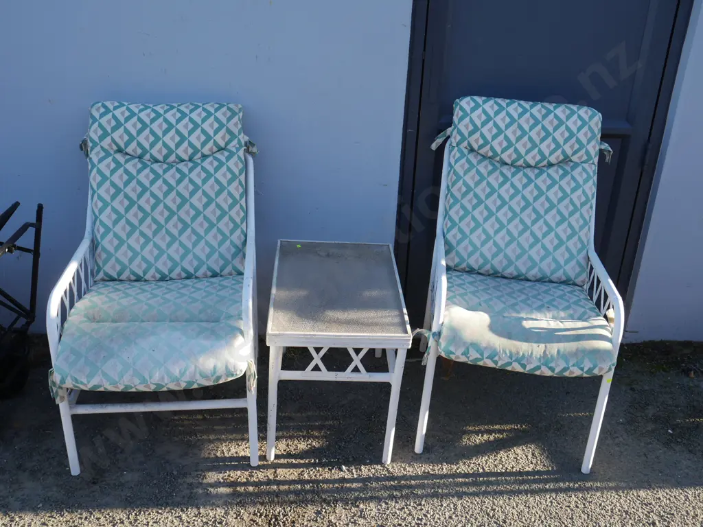 Outdoor setting Image 1++