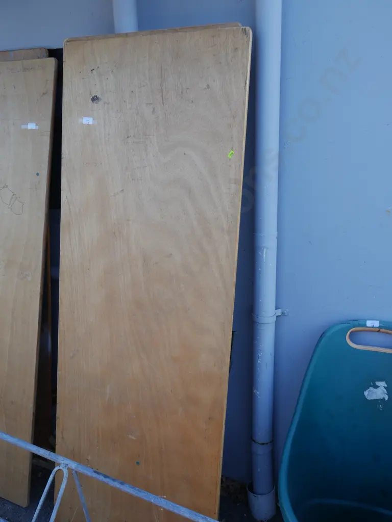 2 trestle tables Image 1++