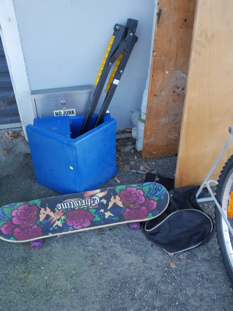 Mailboxes, skateboard etc Image 1++
