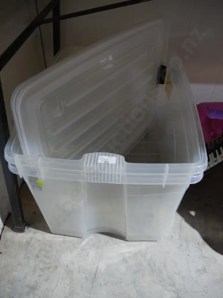 2 plastic storage bins Image 1++