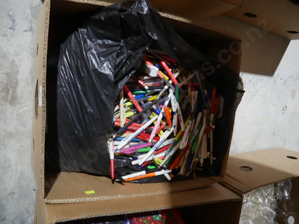 Assorted pens Image 1++