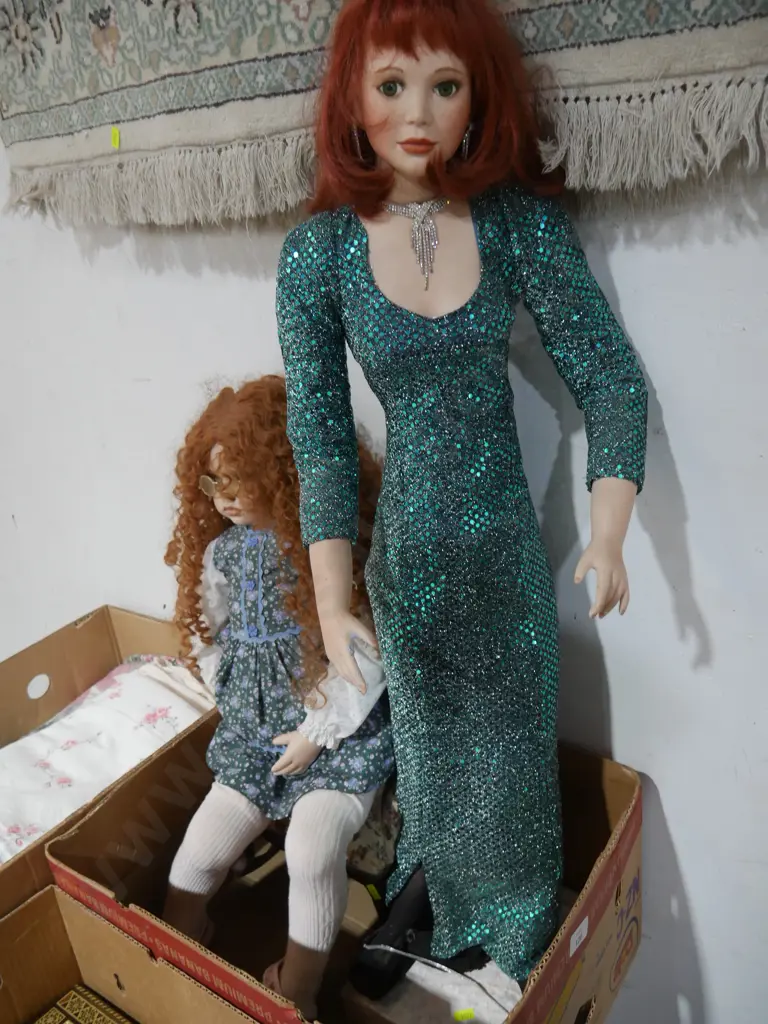 Two porcelain dolls Image 1++