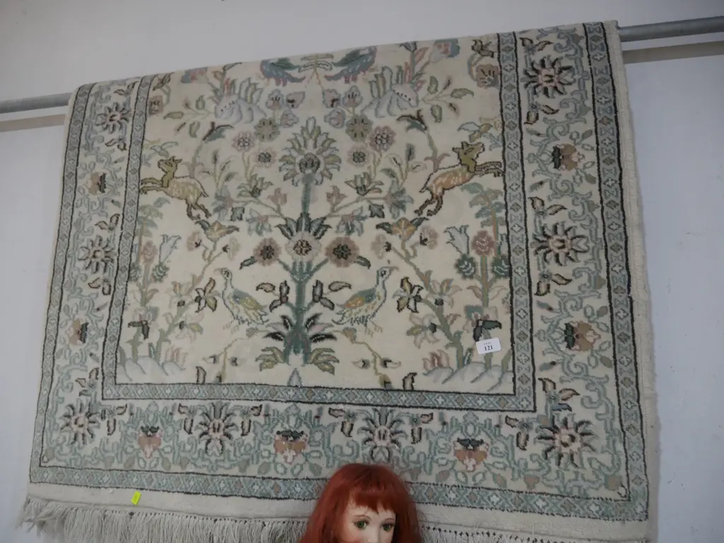 Hand knotted floor rug Image 1++