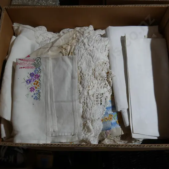 Two boxes of linen