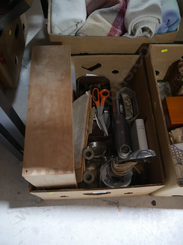 Lamp, Bibles etc Image 1++