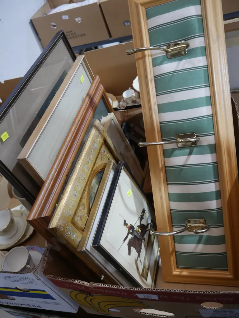 Artworks, wall hooks Image 1++