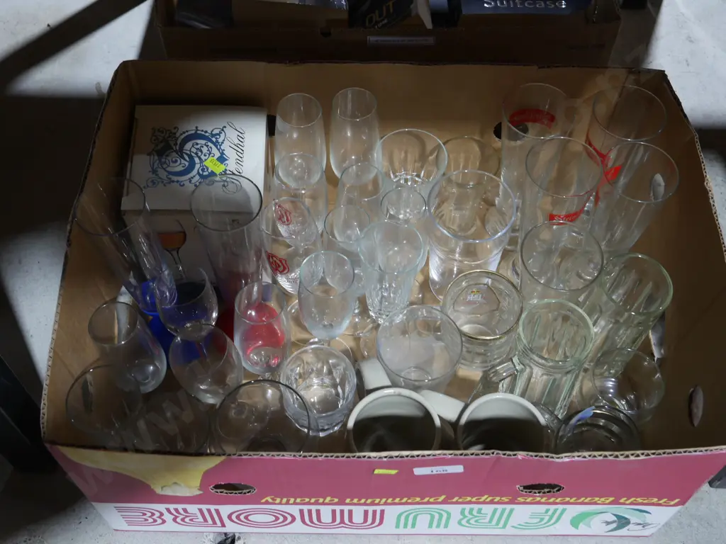 Box of glassware Image 1++