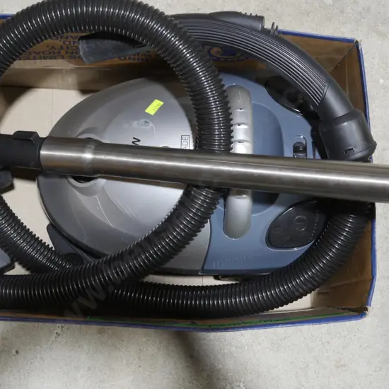 Cascade vacuum cleaner