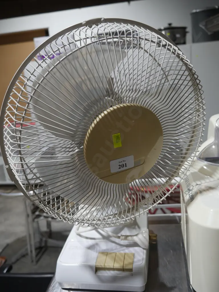 Desk fan Image 1++