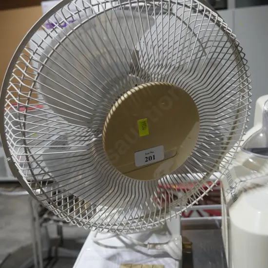 Desk fan