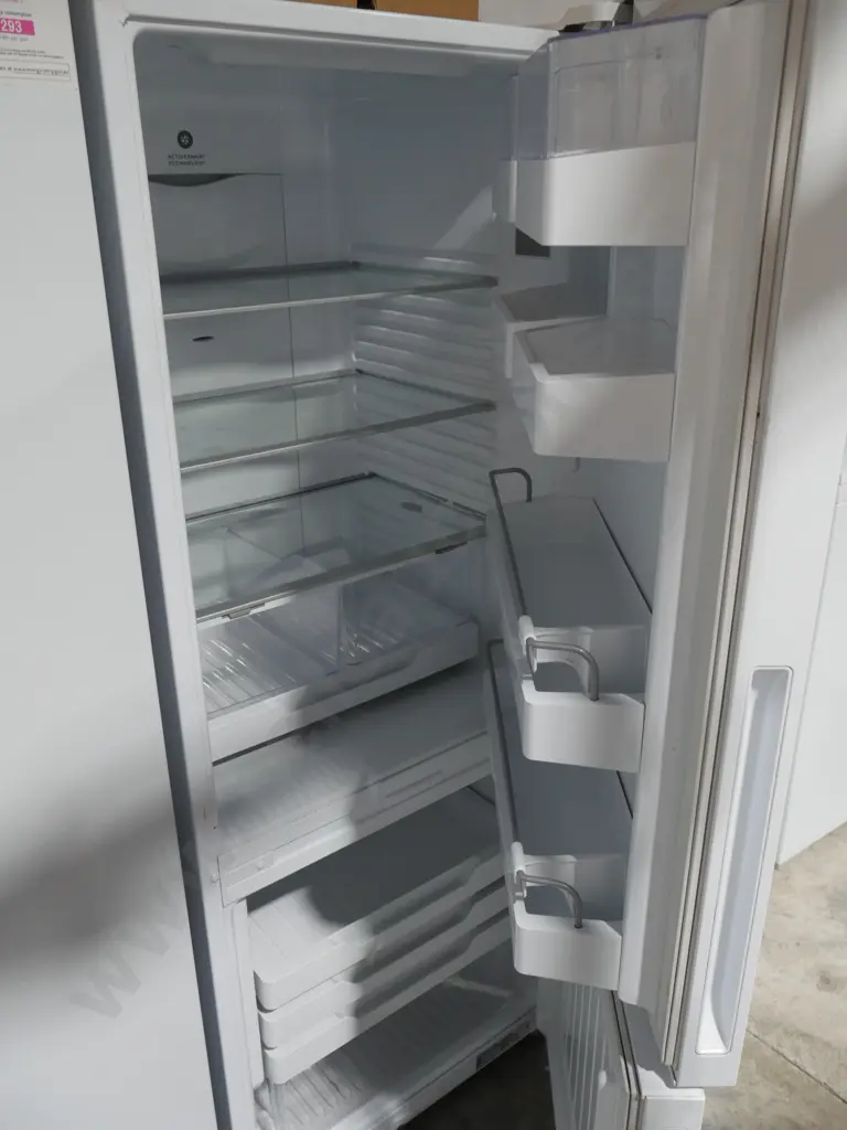 Fisher & Paykel fridge freezer Image 1++