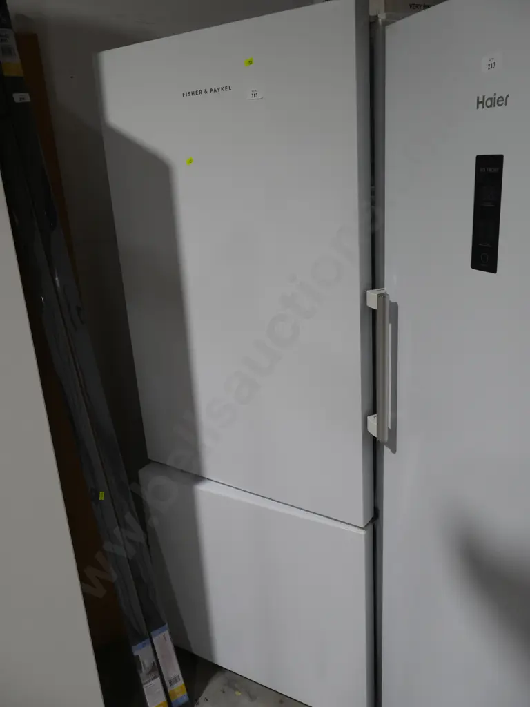 Fisher & Paykel fridge freezer Image 1++
