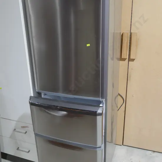 Mitsubishi electric fridge freezer