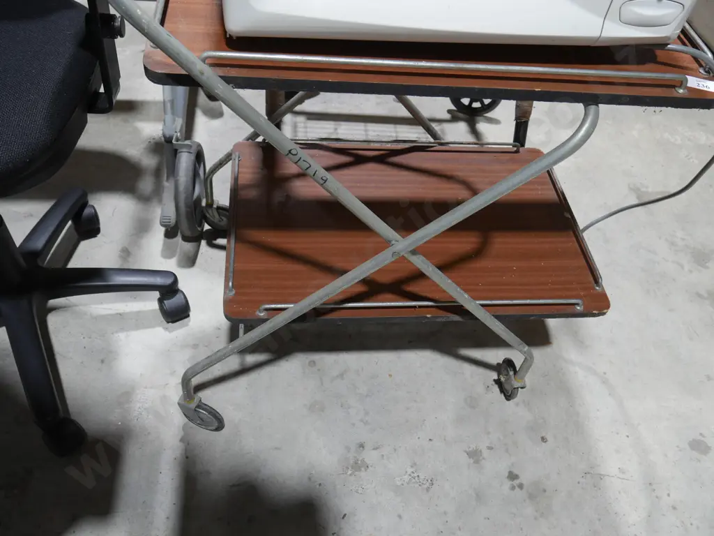 Tea trolley Image 1++