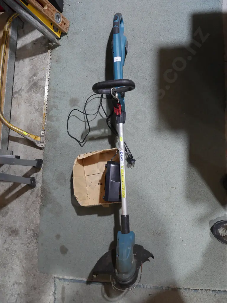 Makita battery line trimmer Image 1++