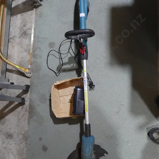 Makita battery line trimmer