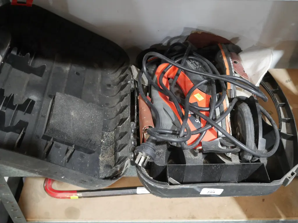 Black & Decker sander Image 1++