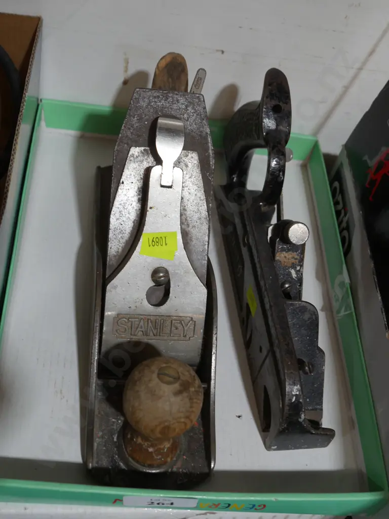 Two wood planes Image 1++