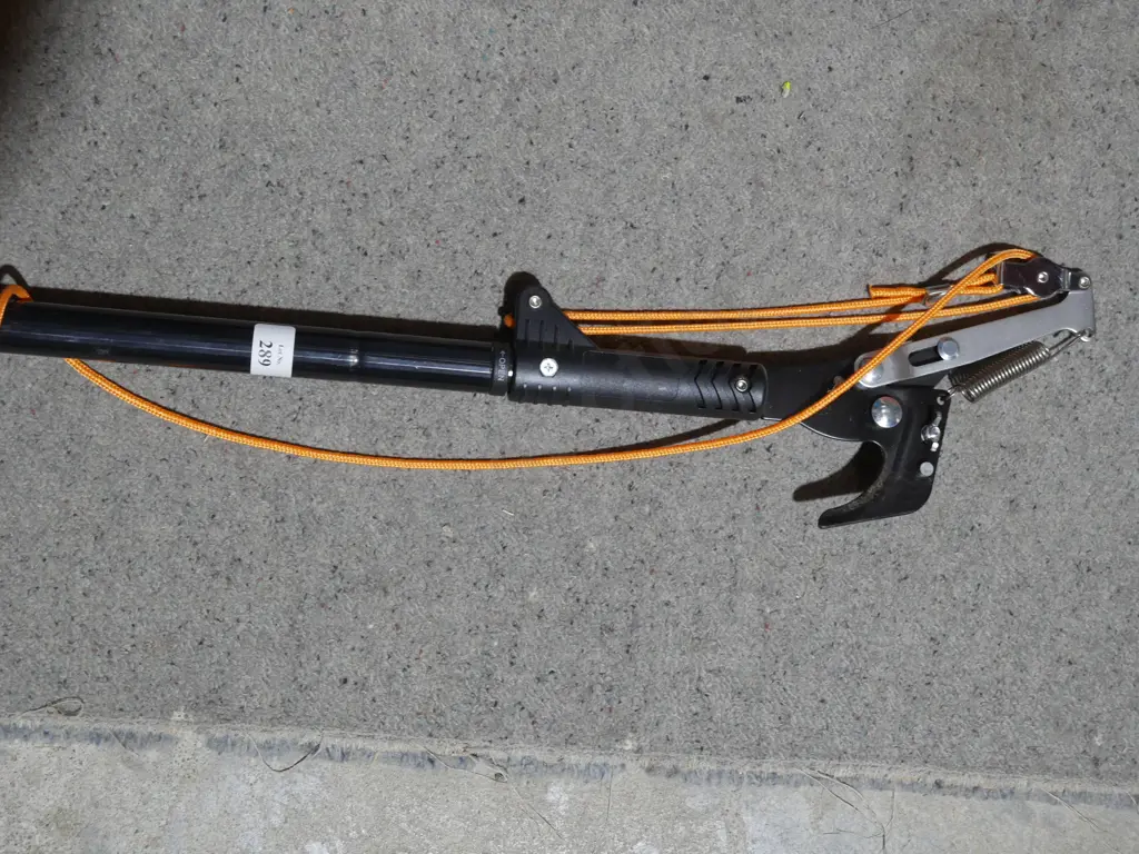 Tree pruner Image 1++