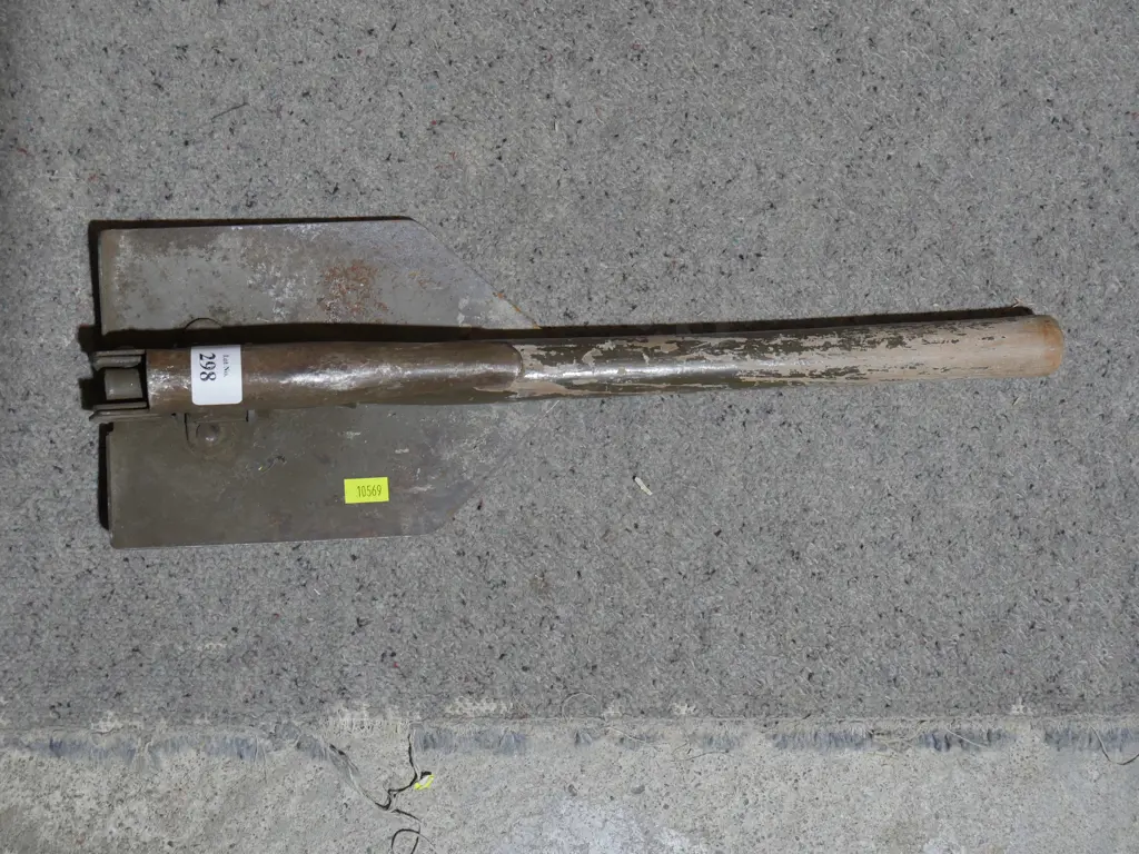 Trenching spade Image 1++