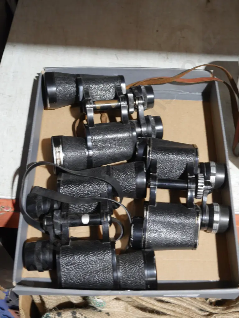 3 pair of binoculars Image 1++