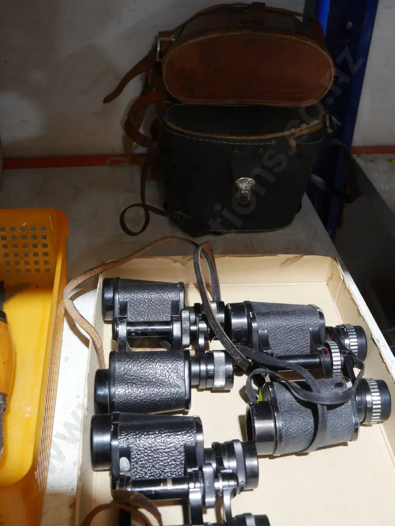 3 pair of binoculars Image 1++