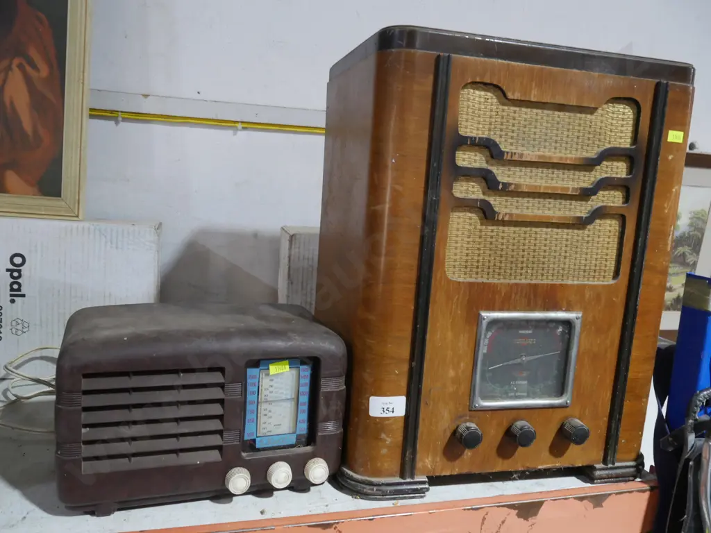 2 old radios Image 1++