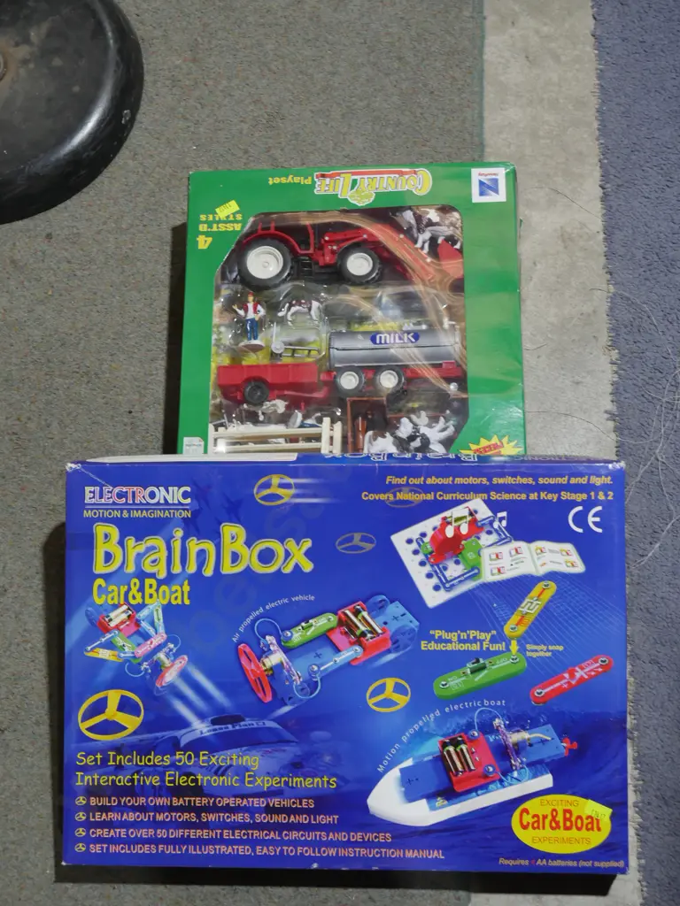 Countrylife play set etc Image 1++