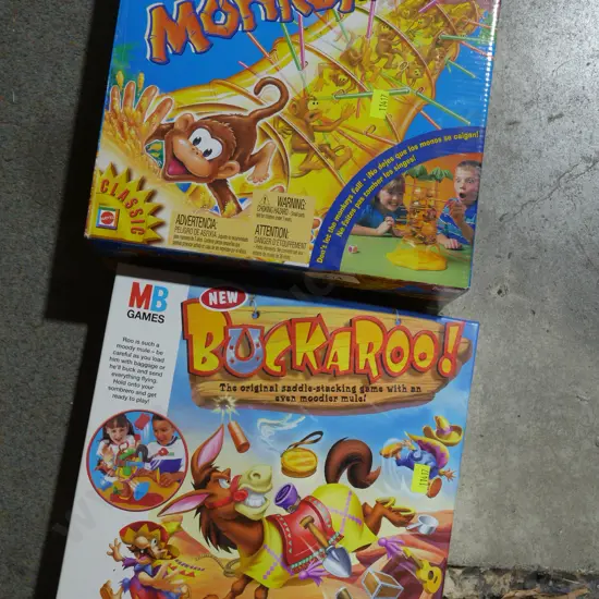 Buckaroo, tumblin monkeys