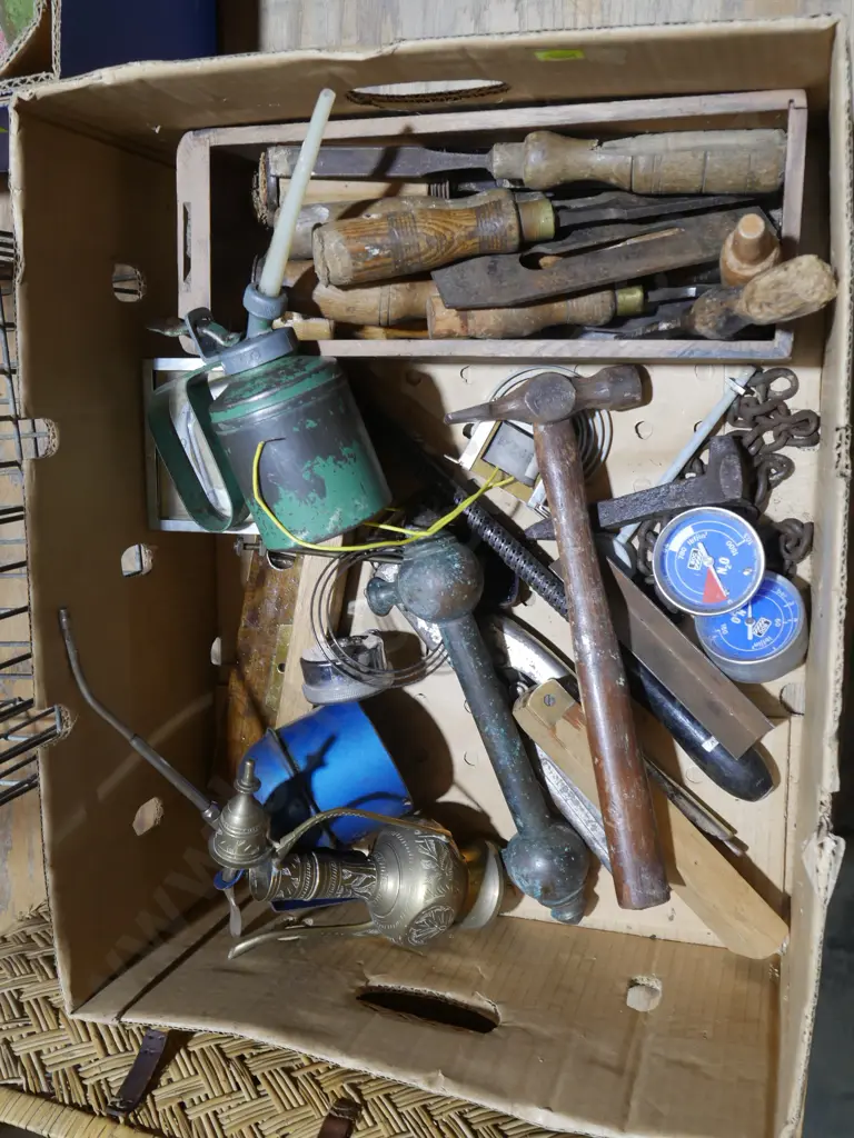 Assorted chisels etc Image 1++