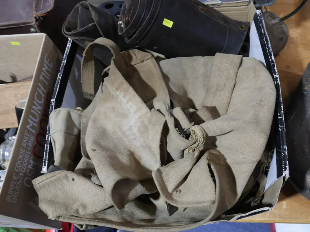 Assorted army items Image 1++