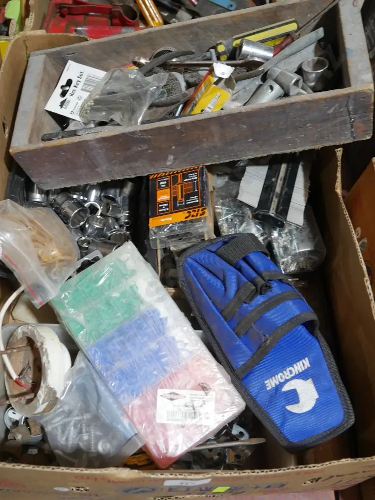 Assorted sockets etc Image 1++