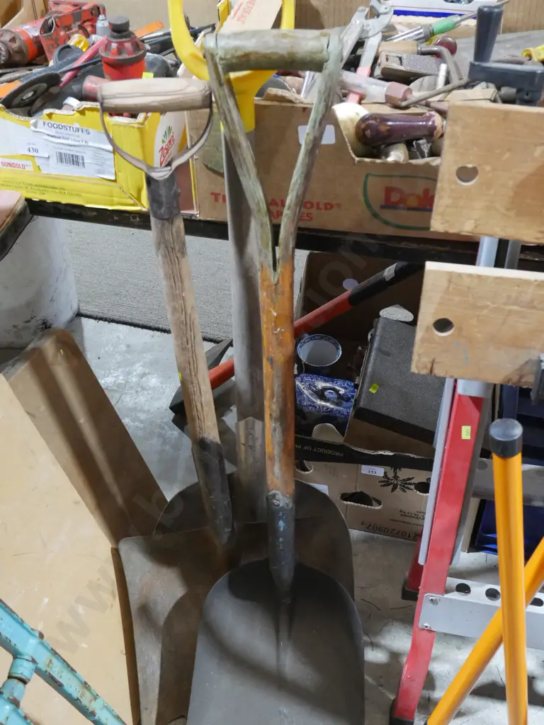 3 shovels Image 1++