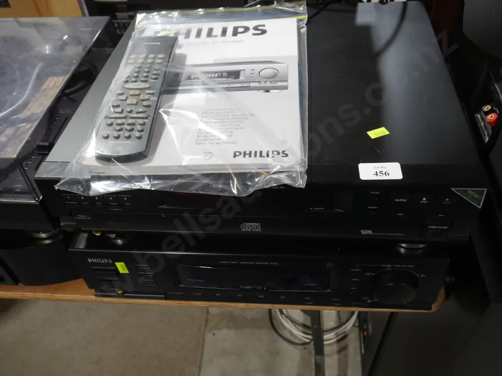 Philips stereo equipment and speakers Image 1++