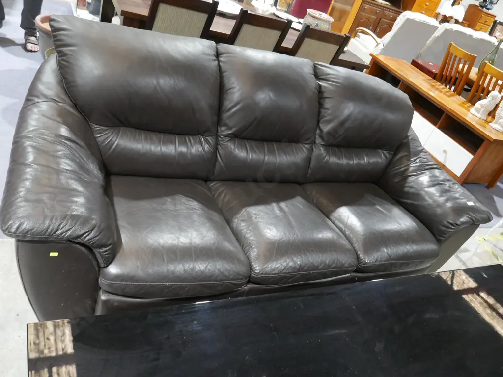 3-seater brown leather couch Image 1++