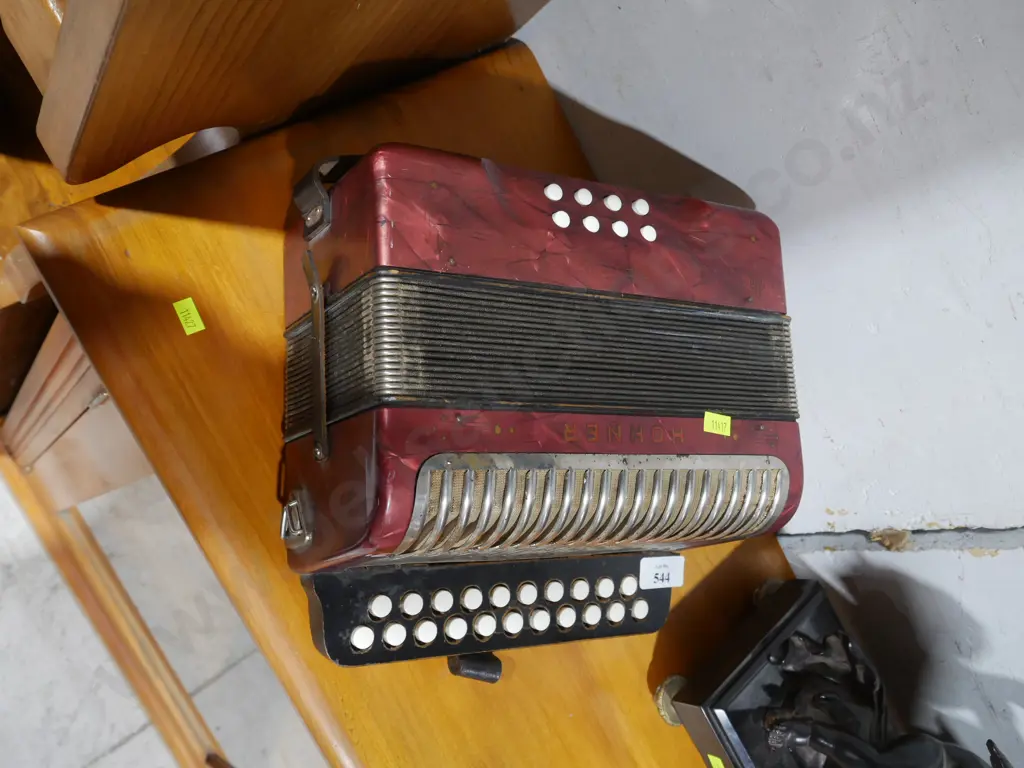 Hohner accordion Image 1++
